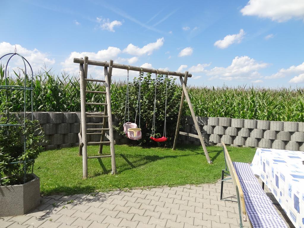 Ferienwohnung Ebersbach Guenzburg Exterior photo